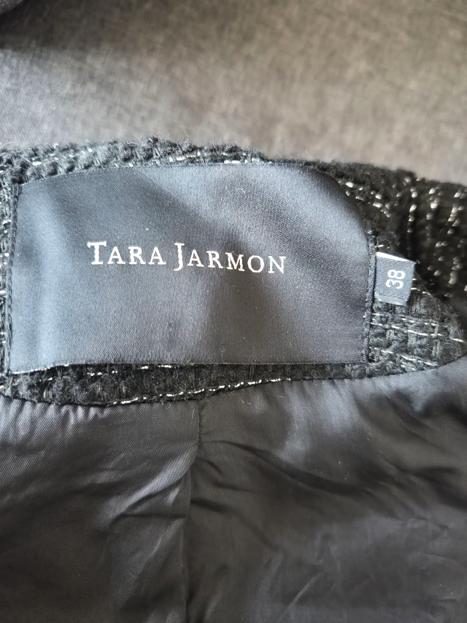 Tara Jarmon black blazer/vest with silver threads Size M – photo 6